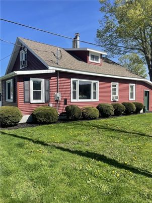 Exterior, Facade, Cape Cod