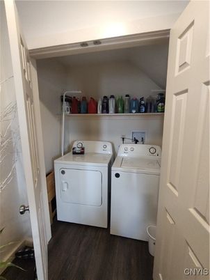 Interior, Utility Closets, Washer, Wood Texture Flooring