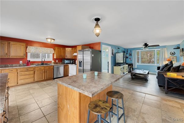 Interior, Kitchen, Living room, Stainless Steel Appliances