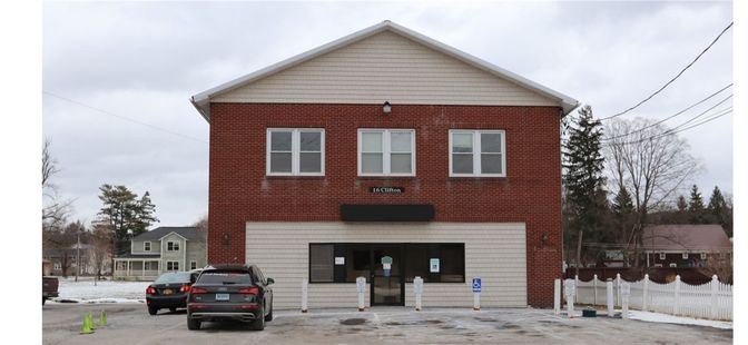 Exterior, Facade, Brick Facade, Georgian