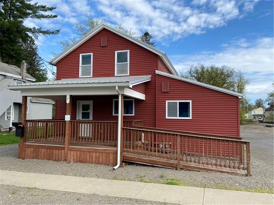 Exterior, Facade, Log Home
