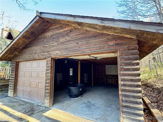 Detached Garage, Exterior