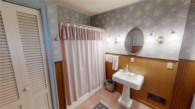 Bathroom, Interior