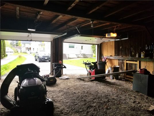 Fitness Equipment, Interior, Wooden Beams