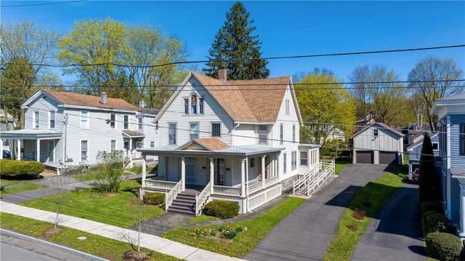 Backyard, Exterior, Facade, Queen Anne Victorian