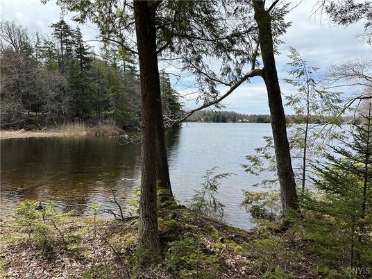 Exterior, Lake