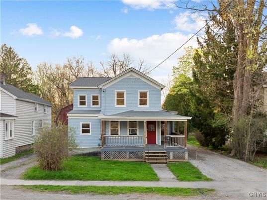 Backyard, Exterior, Facade, Queen Anne Victorian
