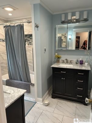 Bathroom, Interior, Marble, Recessed Lighting