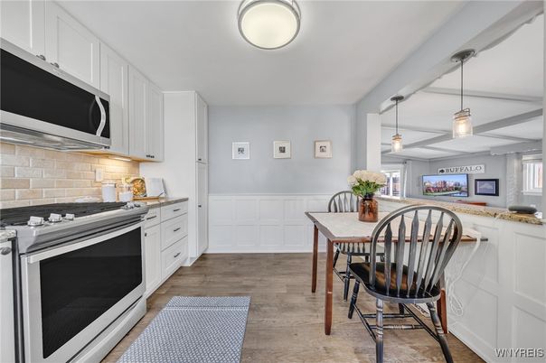 Dining room, Interior, Kitchen, Pendant Lights, Wood Texture Flooring