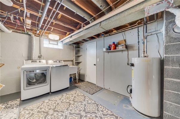 Interior, Washer, Wooden Beams