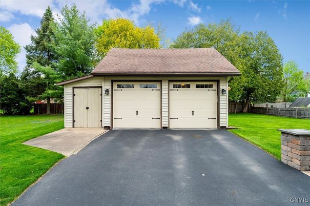 Detached Garage, Exterior