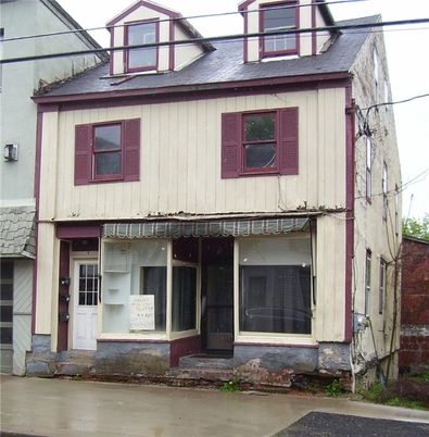 Exterior, Facade, Farmhouse
