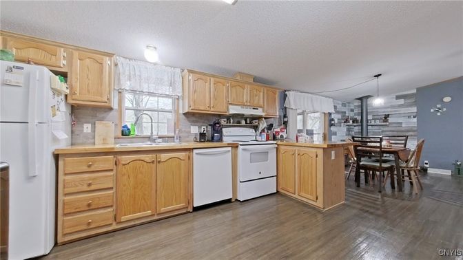Dining room, Interior, Kitchen, Pendant Lights, Wood Texture Flooring