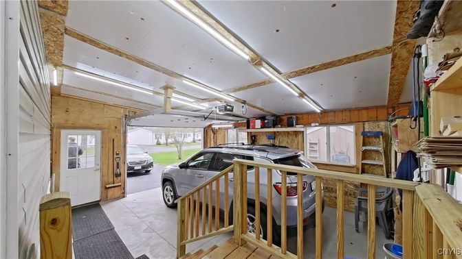 Garage, Interior