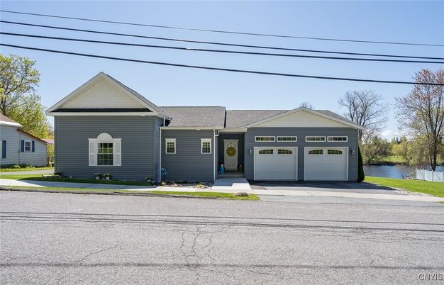 Attached, Exterior, Facade, Water, Ranch