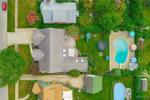 Exterior, Drone