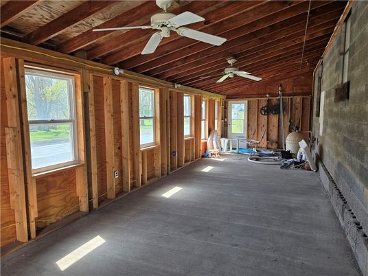 Empty room, Interior, Wooden Beams, Wooden Ceilings, Wooden Walls