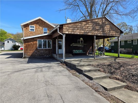 Exterior, Facade, Log Home