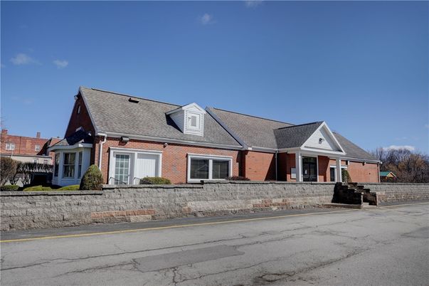Exterior, Facade, Brick Facade, Cape Cod