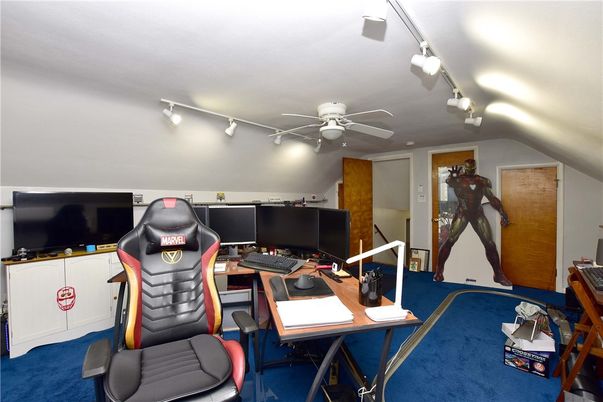 Home Office, Interior