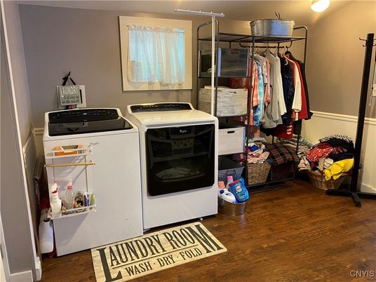 Interior, Washer, Wood Texture Flooring