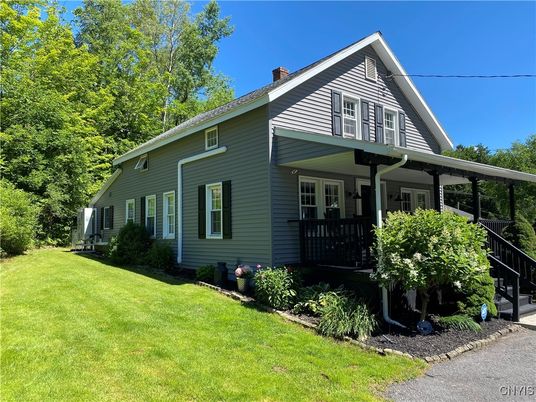 Backyard, Exterior, Facade, Farmhouse