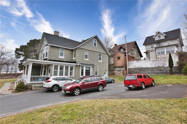Exterior, Facade, Queen Anne Victorian