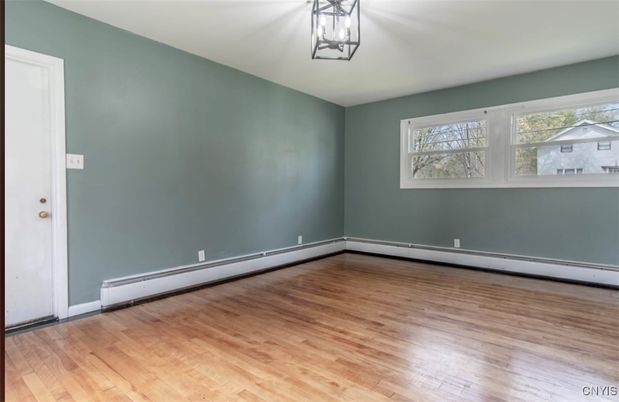 Empty room, Interior, Pendant Lights, Wood Texture Flooring