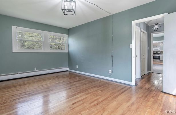 Empty room, Interior, Pendant Lights, Wood Texture Flooring
