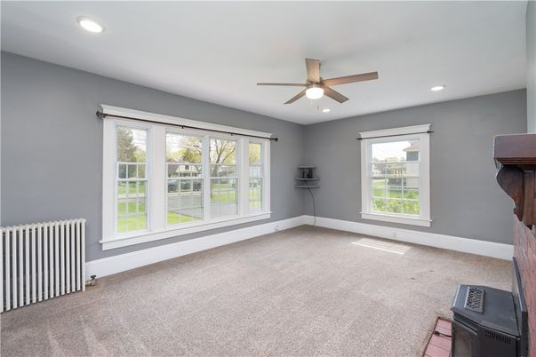 Empty room, Interior, Recessed Lighting