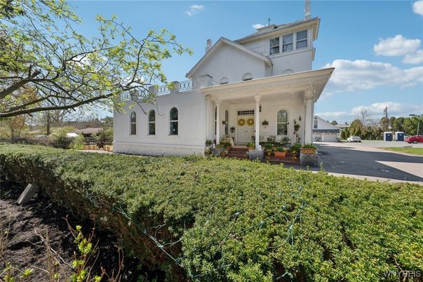 Backyard, Exterior, Facade, American Foursquare