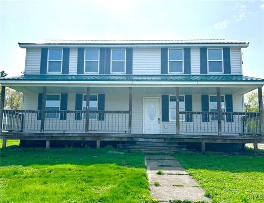 Exterior, Facade, American Foursquare