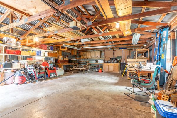 Garage, Interior, Wooden Beams