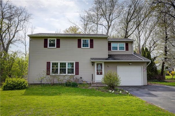 Attached, Exterior, Facade, Split Level