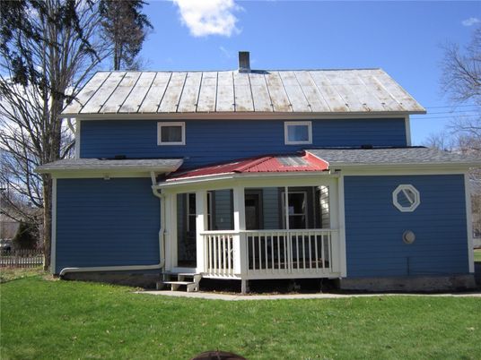 Attached, Exterior, Facade, Queen Anne Victorian