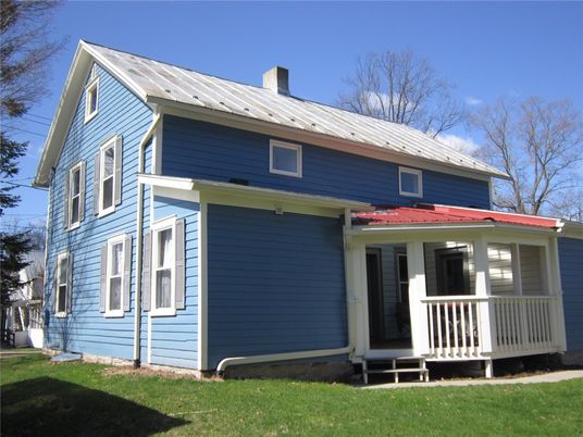 Attached, Exterior, Facade, Queen Anne Victorian