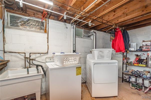 Interior, Washer, Wooden Beams, Wooden Ceilings