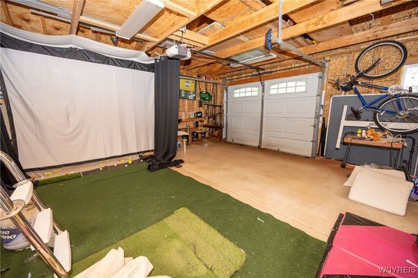 Garage, Interior, Wooden Beams