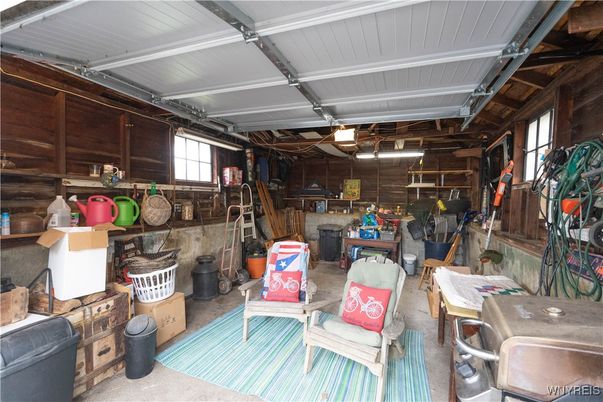 Garage, Interior