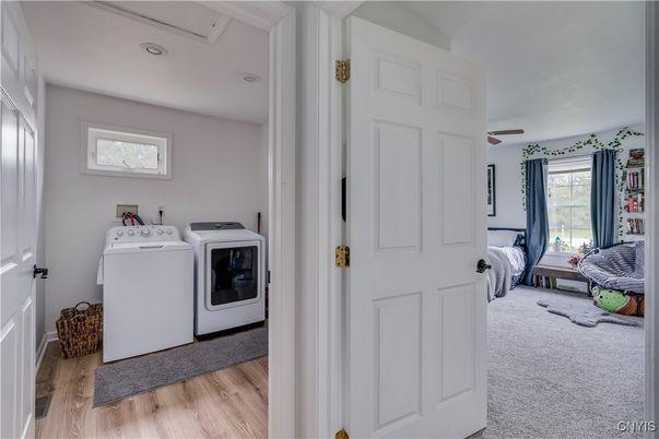 Interior, Recessed Lighting, Washer, Wood Texture Flooring