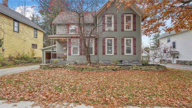 Exterior, Facade, Queen Anne Victorian