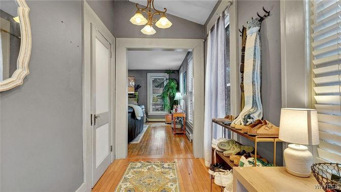 Interior, Pendant Lights, Wood Texture Flooring