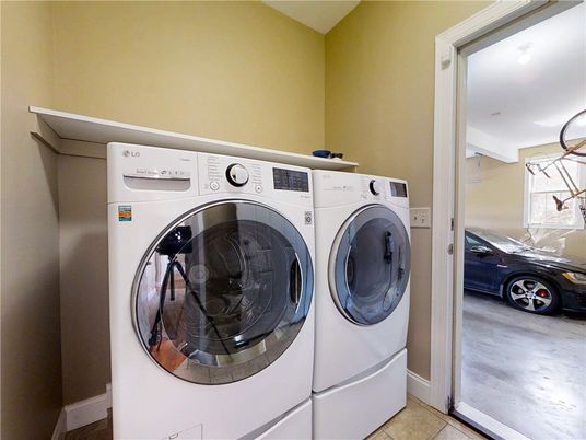 Interior, Utility Closets, Washer, Wood Texture Flooring