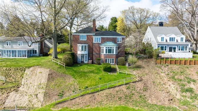 Backyard, Exterior, Facade, Brick Facade, Georgian