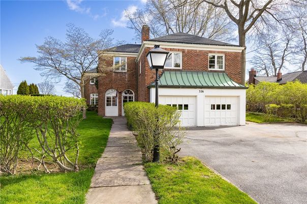 Attached, Exterior, Facade, Brick Facade, Split Level