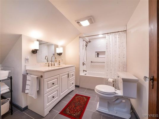 Bathroom, Dual Sink Vanities, Interior