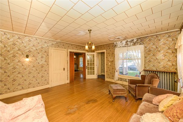 Empty room, Interior, Pendant Lights, Wood Texture Flooring