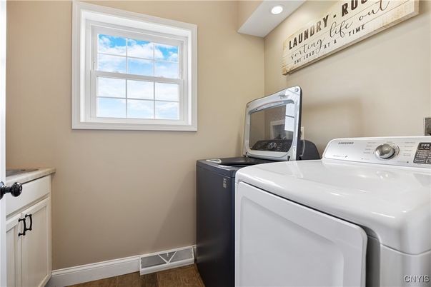 Interior, Recessed Lighting, Washer, Wood Texture Flooring
