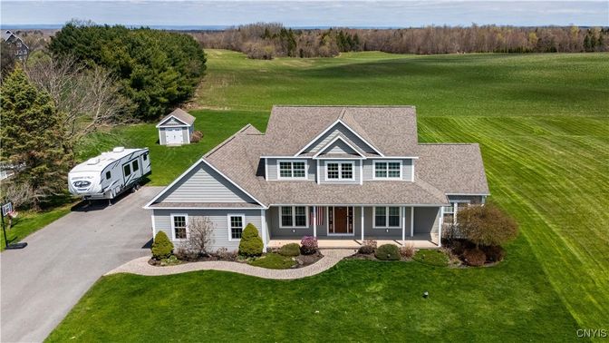 Exterior, Facade, Cape Cod