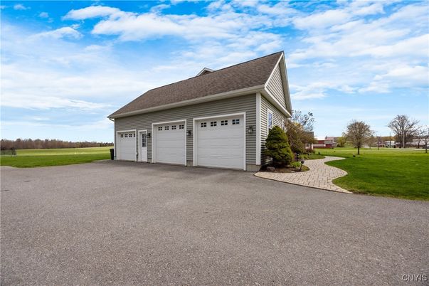 Detached Garage, Exterior